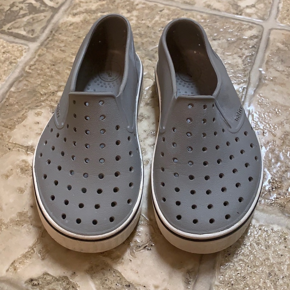Native shoes reposhed